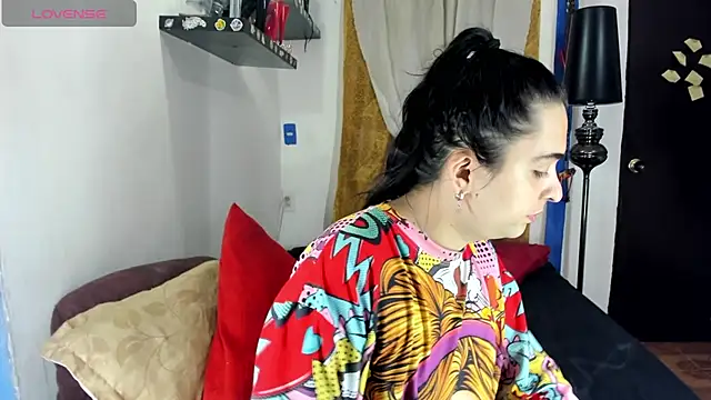 SARAMISHA online show from 10.17.25