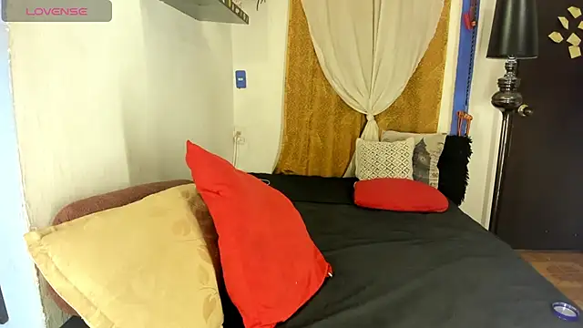 SARAMISHA online show from 11.05.25