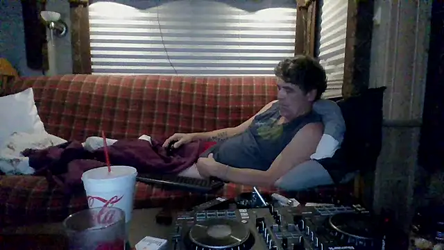 lateniter online show from 11.29.25