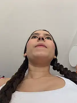 Snapshot of LittleDoll___ chatting on 05.12.26 LittleDoll online show from 05.12.26