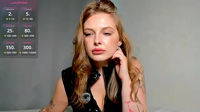 Snapshot of mercedescutee chatting on 09.27.25 mercedescutee online show from 09.27.25