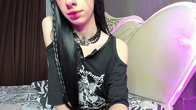 Snapshot of VivianMiller_ chatting on 02.26.25 VivianMiller online show from 02.26.25