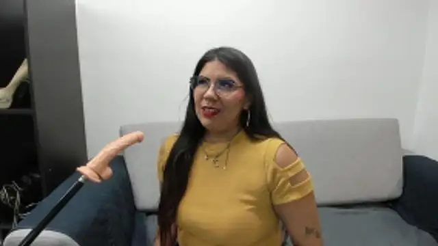 Luna Dumont online show from 10.12.25