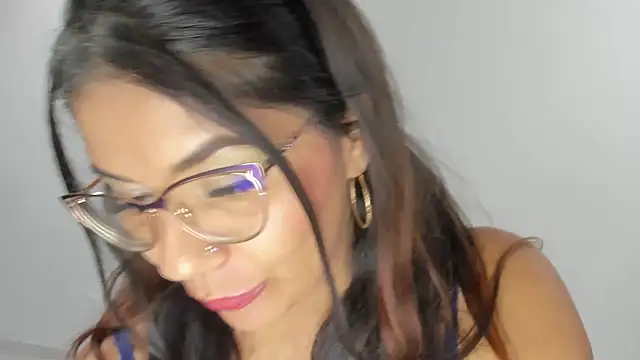 Luna Dumont online show from 04.19.26