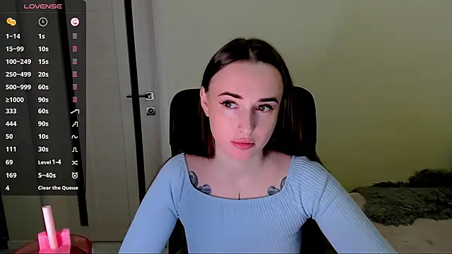 Snapshot of Kimmberr chatting on 10.17.25 Kimmberr online show from 10.17.25