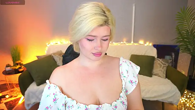 CocoSecretss online show from 04.17.26