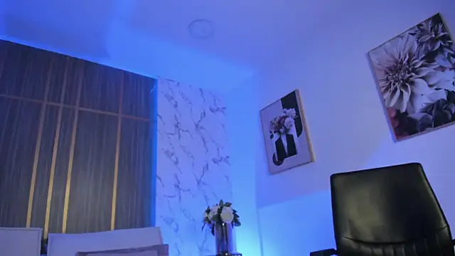 Dollar-girl online show from 03.18.26