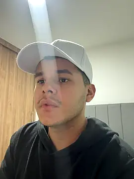 Snapshot of fernandokeprofc chatting on 12.23.25 fernandokeprofc online show from 12.23.25