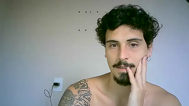 Snapshot of milkoffe chatting on 12.07.24 milkoffe online show from 12.07.24