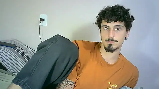 Snapshot of milkoffe chatting on 12.10.24 milkoffe online show from 12.10.24