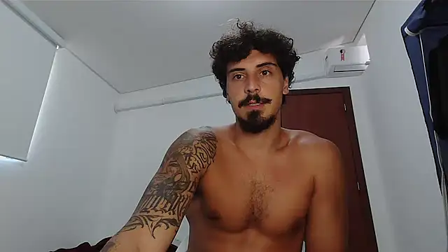 Snapshot of milkoffe chatting on 02.11.26 milkoffe online show from 02.11.26