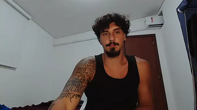 Snapshot of milkoffe chatting on 02.13.26 milkoffe online show from 02.13.26