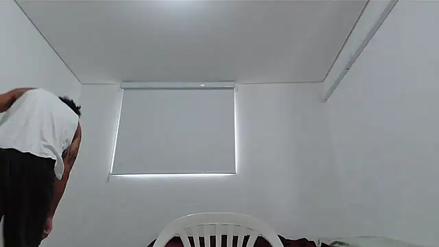 Snapshot of milkoffe chatting on 02.23.26 milkoffe online show from 02.23.26