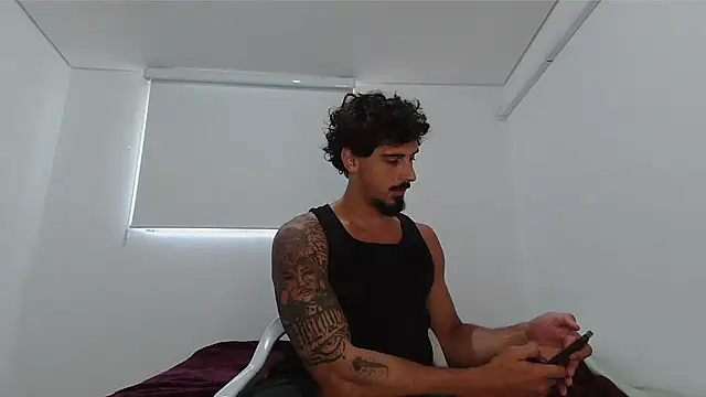 Snapshot of milkoffe chatting on 03.02.26 milkoffe online show from 03.02.26