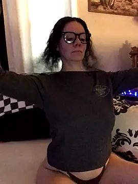 SidneyRaee online show from 12.03.25