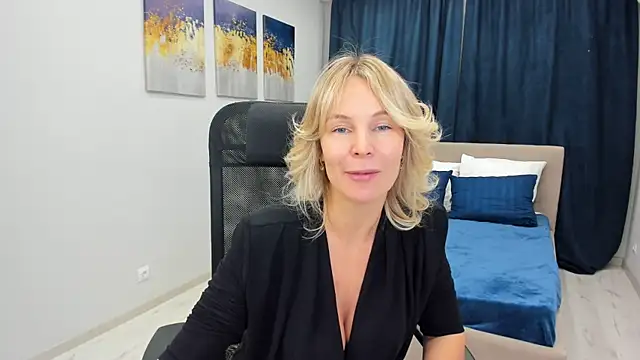 Snapshot of Sinty_Devis chatting on 01.18.25 Sinty Devis online show from 01.18.25