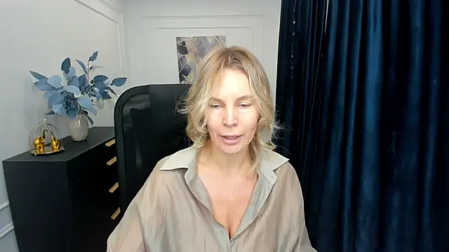 Sinty Devis online show from 11.09.25