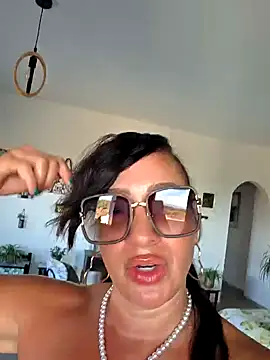 Snapshot of TheGoddessBianca chatting on 09.27.25 TheGoddessBianca online show from 09.27.25