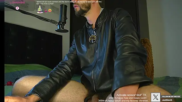 Snapshot of just_maxii chatting on 02.13.25 just maxii online show from 02.13.25