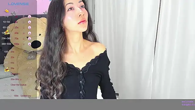 Snapshot of SophiaLiu chatting on 01.11.25 SophiaLiu online show from 01.11.25