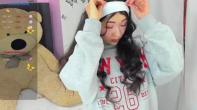 Snapshot of SophiaLiu chatting on 01.30.25 SophiaLiu online show from 01.30.25