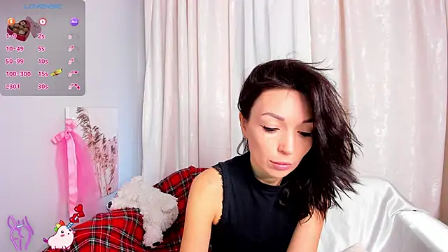 jessica tiny online show from 10.14.25