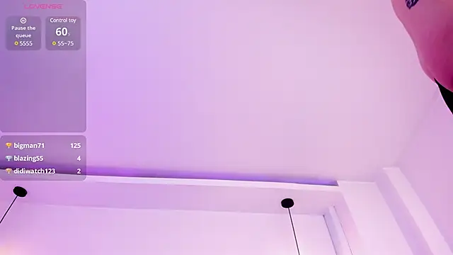 lady nylon  online show from 03.10.25