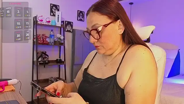 lady nylon  online show from 02.02.26