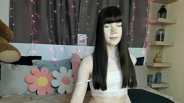 Juicy MilkX online show from 12.12.24