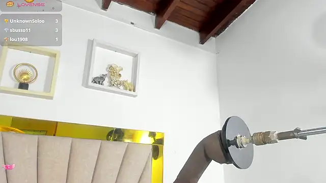 Snapshot of angel_dthroatt chatting on 12.18.24 angel dthroatt online show from 12.18.24