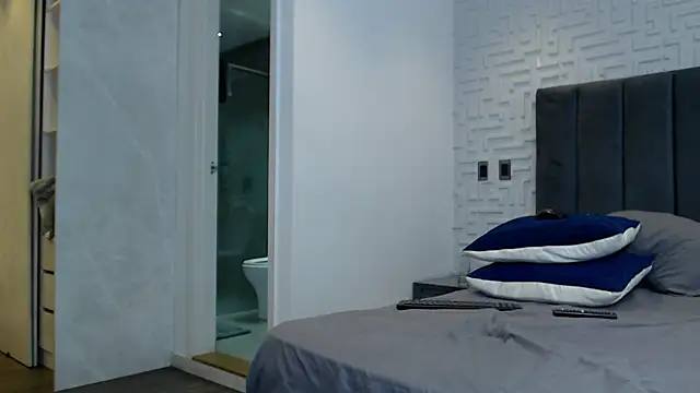 Frank heaven01 online show from 02.21.25