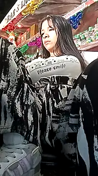 Snapshot of VivienAndClark chatting on 12.19.24 VivienAndClark online show from 12.19.24