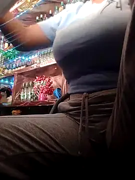 Snapshot of VivienAndClark chatting on 03.18.25 VivienAndClark online show from 03.18.25