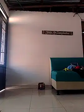 Snapshot of VivienAndClark chatting on 10.09.25 VivienAndClark online show from 10.09.25