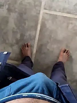 Snapshot of Monster_Bigdick chatting on 12.07.24 Monster Bigdick online show from 12.07.24