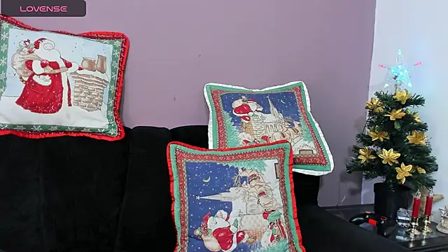 Snapshot of lenna__lujan05 chatting on 01.06.25 lenna  lujan05 online show from 01.06.25