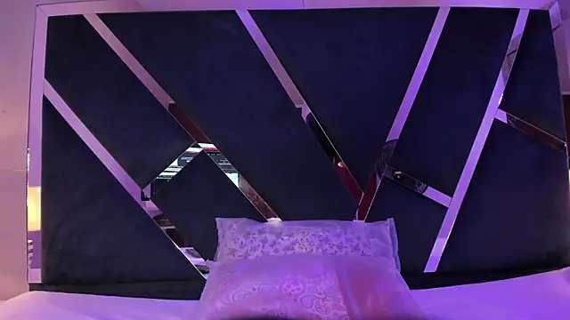 Snapshot of Nahid_Jaziri1 chatting on 11.04.25 Nahid Jaziri1 online show from 11.04.25