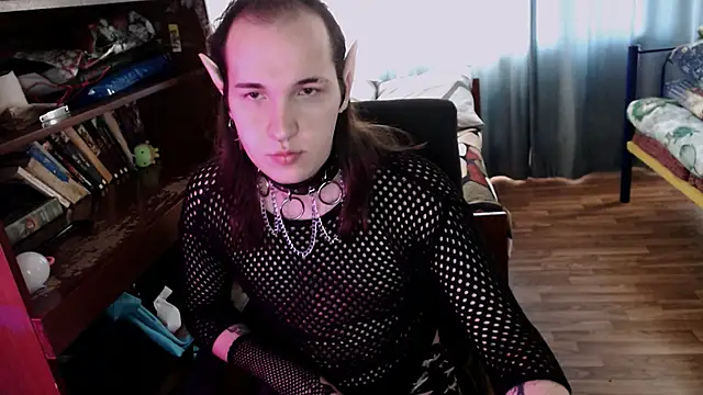 Snapshot of EvaMiron chatting on 12.07.24 EvaMiron online show from 12.07.24