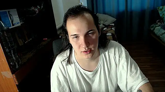 Snapshot of EvaMiron chatting on 01.08.25 EvaMiron online show from 01.08.25