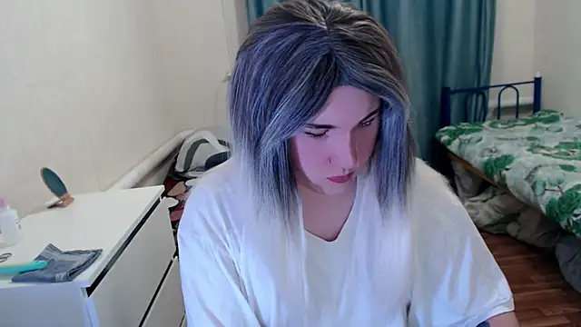 Snapshot of EvaMiron chatting on 04.28.26 EvaMiron online show from 04.28.26