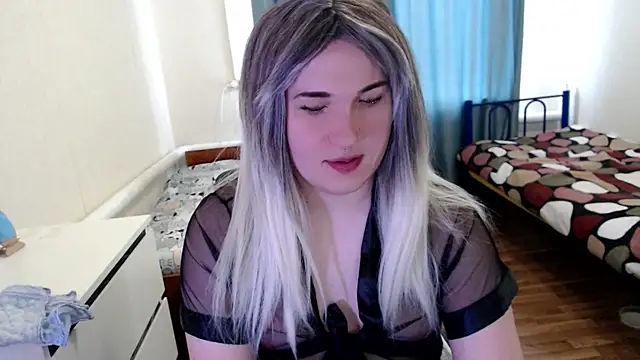 Snapshot of EvaMiron chatting on 05.12.26 EvaMiron online show from 05.12.26