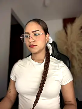 Snapshot of gretta_kler1 chatting on 11.11.25 gretta kler1 online show from 11.11.25