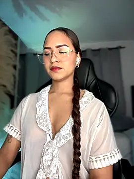 Snapshot of gretta_kler1 chatting on 11.20.25 gretta kler1 online show from 11.20.25