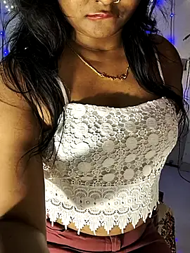 Snapshot of FANTASY_QUEEN_07 chatting on 02.27.25 FANTASY QUEEN 07 online show from 02.27.25