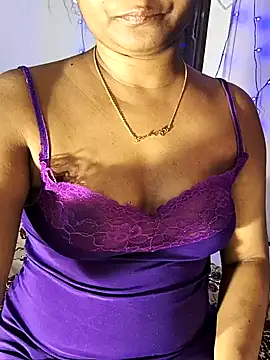 Snapshot of FANTASY_QUEEN_07 chatting on 03.04.25 FANTASY QUEEN 07 online show from 03.04.25