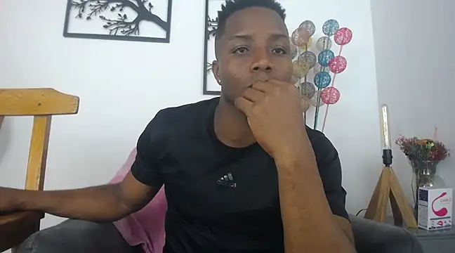 Snapshot of bigcock_latin1 chatting on 02.25.25 bigcock latin1 online show from 02.25.25