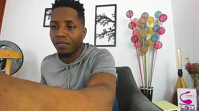 Snapshot of bigcock_latin1 chatting on 03.18.25 bigcock latin1 online show from 03.18.25