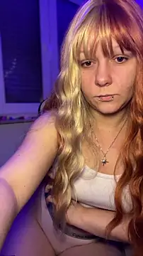 Snapshot of kinkygirl420x chatting on 01.11.26 kinkygirl420x online show from 01.11.26