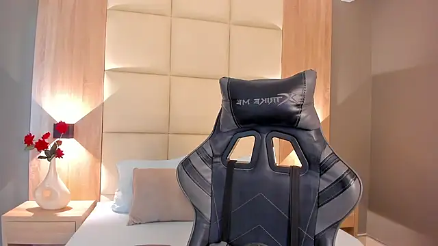 megan cooper28 online show from 10.21.25