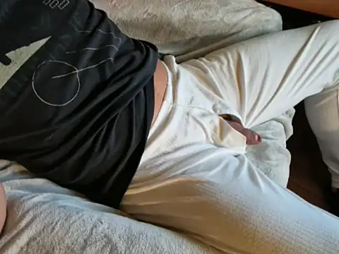 Snapshot of lujoka chatting on 10.24.25 lujoka online show from 10.24.25